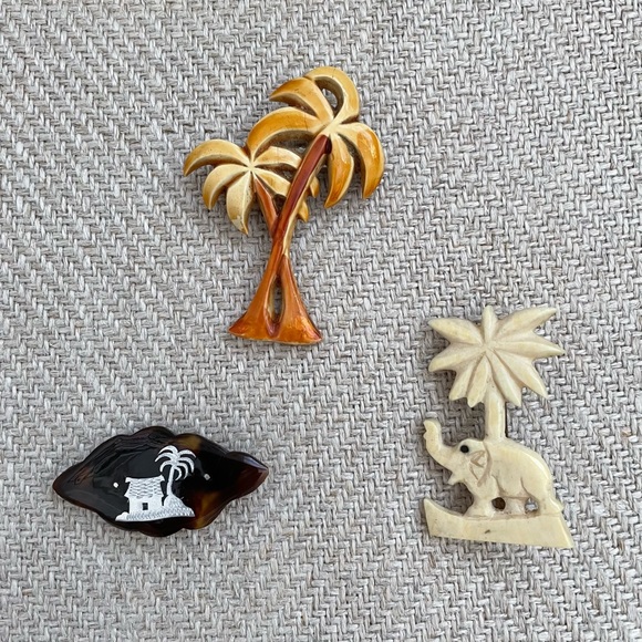 Jewelry - Vintage Brooch Trio - Tropical Theme 🌴🌴